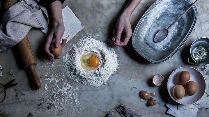 最強科普：蛋糕怎么保存？不止蛋糕， 種糕點、原料保存大法來了…