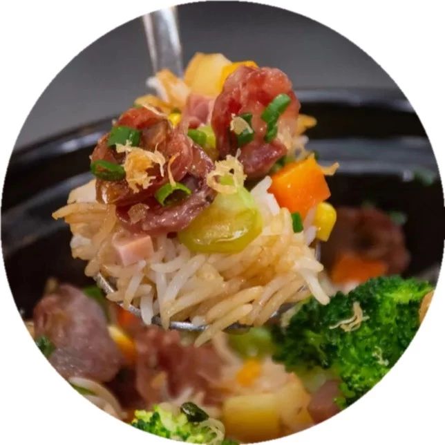 詹姆士的廚房 | 百吃不厭的煲仔飯，一口接一口根本停不下來！