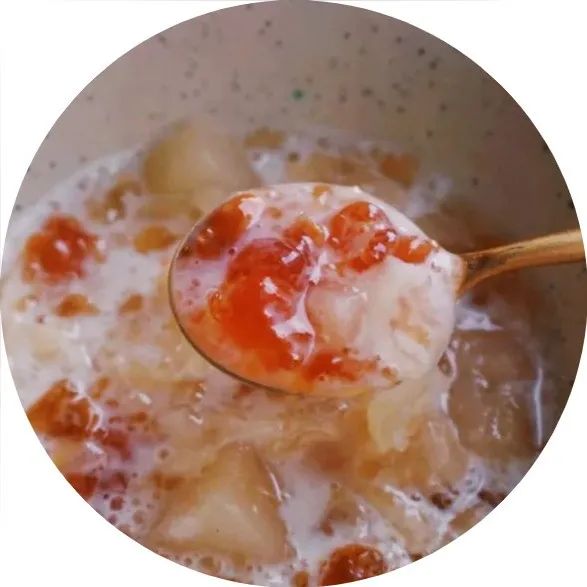 一碗晶瑩剔透的中式糖水，清甜而治愈的味道