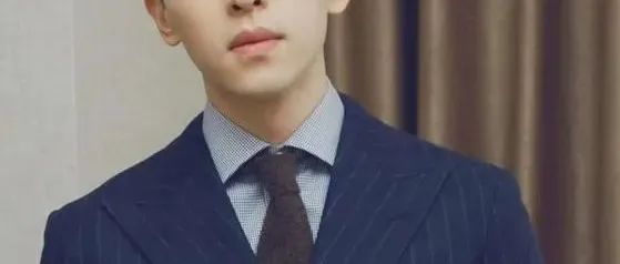 驚！  歲“作精導演”刮油成功，  天暴瘦  斤：節(jié)食和運動根本沒用，懂吃就能瘦下來