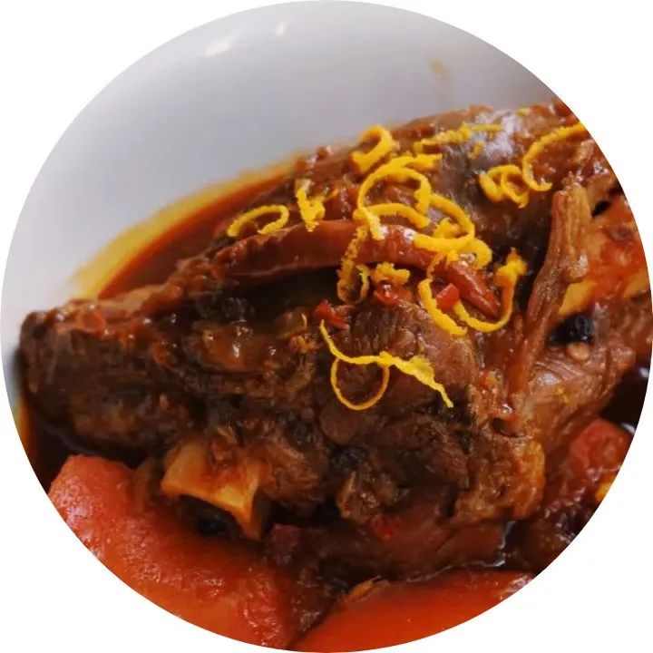 肉質(zhì)酥爛毫無膻味，不一樣的麻辣羊腿，掄起來啃才爽！