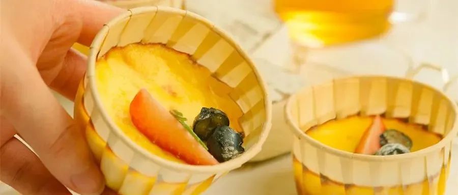 巨好吃的烤布丁原來(lái)做法這么簡(jiǎn)單！牛奶攪一攪烤一烤，嫩滑香甜，入口即化！