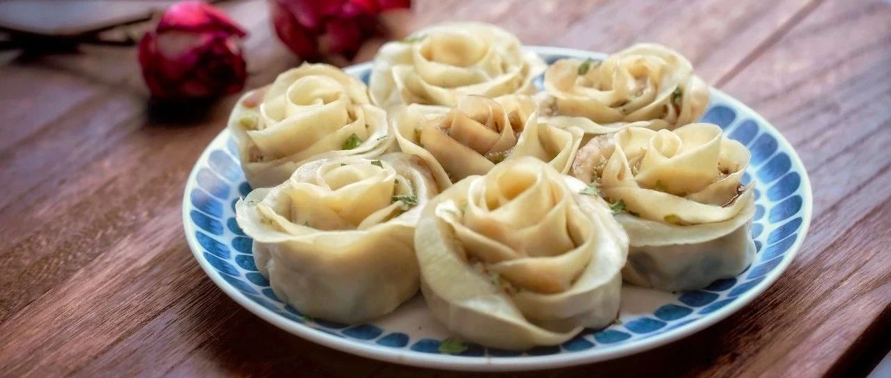 這盤餃子一上桌，別的菜都黯然失色了