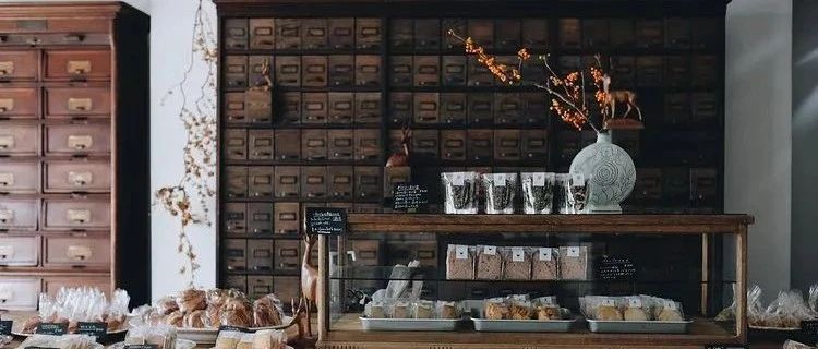 古樸中藥店風(fēng)的日式手作烘焙店，招牌是司康！