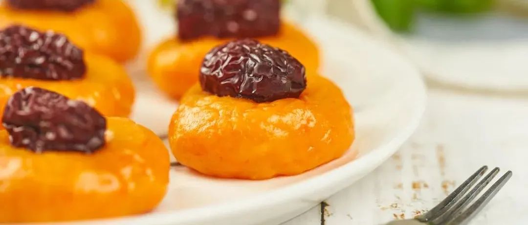 沒(méi)有“胡蘿卜味”的“胡蘿卜糕”，竟像柿餅一樣香甜軟糯？！