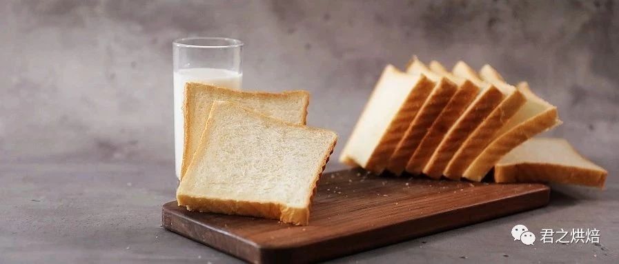 “這是我最喜歡的一個(gè)面包方子?！薄拔乙彩?。” | 醇熟牛奶吐司