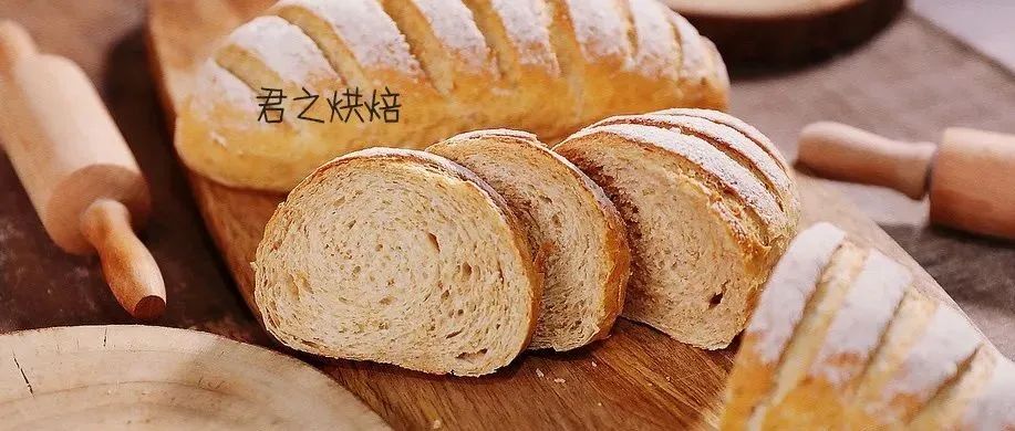 全麥燕麥面包，很簡(jiǎn)單，很低脂，很健康