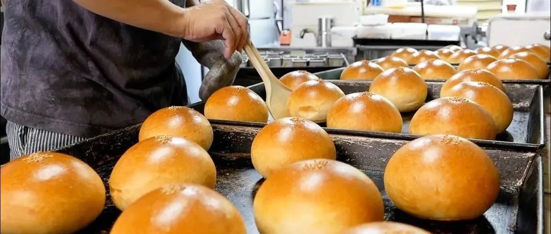 日本京都面包店“面包屋竹”——從午夜?: ?開始，面包師的驚人工作開始！