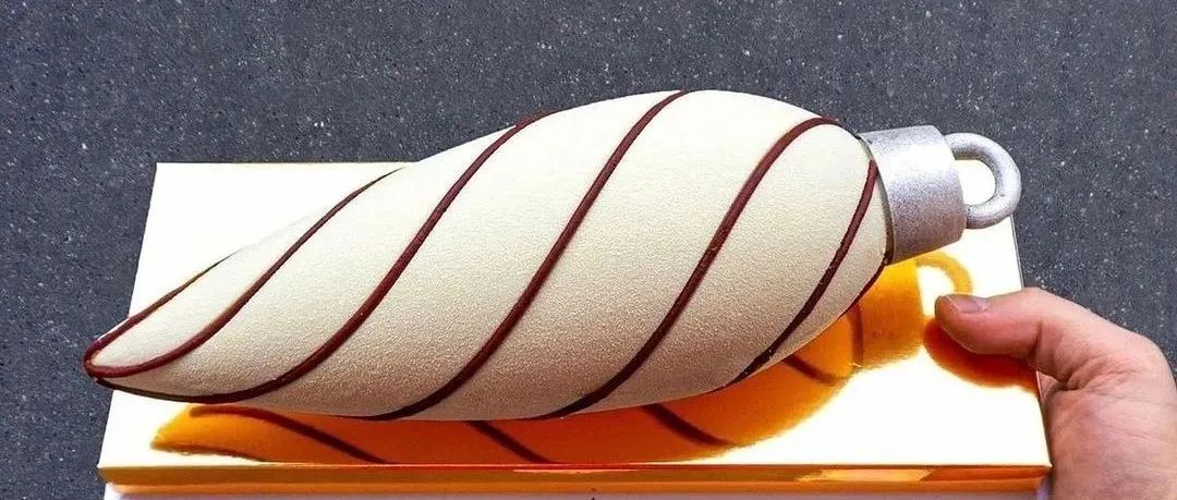 這個(gè)非凡創(chuàng)意的“圣誕劈柴蛋糕”轟動(dòng)了巴黎！制作視頻來(lái)啦?。ㄒ汛虬た上螺d）