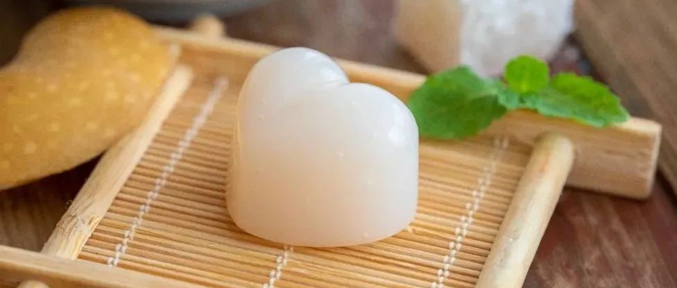 嗓子干癢不舒服，奶奶教我雪梨膏的做法，配方干凈無添加，孩子放心吃